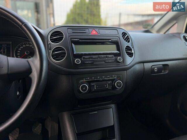 Червоний Фольксваген Golf Plus, об'ємом двигуна 1.4 л та пробігом 168 тис. км за 7300 $, фото 33 на Automoto.ua