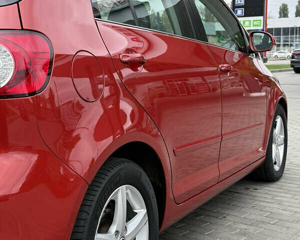 Красный Фольксваген Гольф Плюс, объемом двигателя 1.4 л и пробегом 161 тыс. км за 8700 $, фото 9 на Automoto.ua