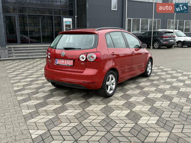 Красный Фольксваген Гольф Плюс, объемом двигателя 1.4 л и пробегом 161 тыс. км за 8700 $, фото 5 на Automoto.ua