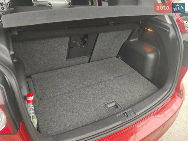 Красный Фольксваген Гольф Плюс, объемом двигателя 1.39 л и пробегом 100 тыс. км за 8700 $, фото 3 на Automoto.ua