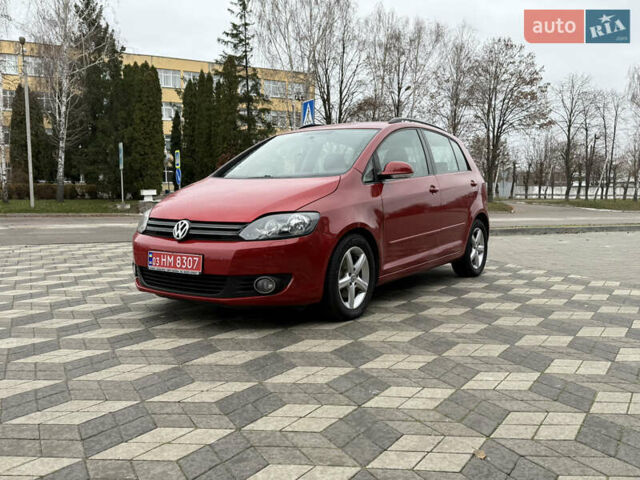 Красный Фольксваген Гольф Плюс, объемом двигателя 1.4 л и пробегом 161 тыс. км за 8700 $, фото 4 на Automoto.ua