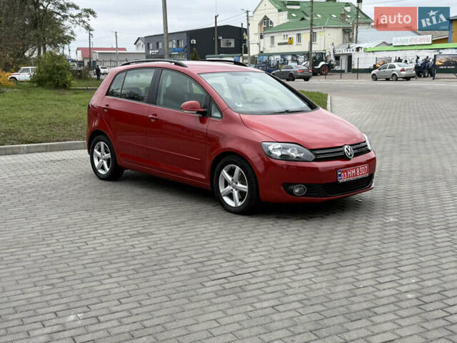 Красный Фольксваген Гольф Плюс, объемом двигателя 1.4 л и пробегом 161 тыс. км за 8900 $, фото 3 на Automoto.ua