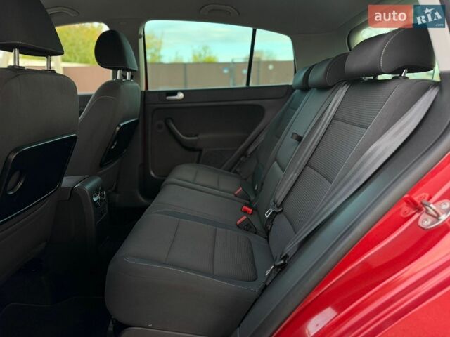 Червоний Фольксваген Golf Plus, об'ємом двигуна 1.4 л та пробігом 168 тис. км за 7300 $, фото 41 на Automoto.ua
