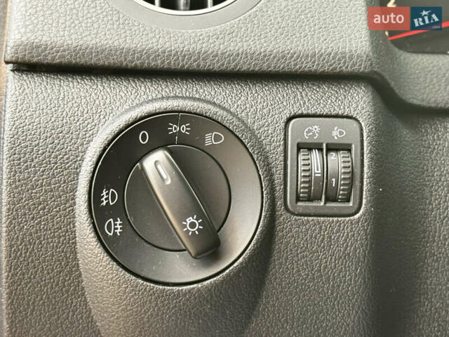 Красный Фольксваген Гольф Плюс, объемом двигателя 1.4 л и пробегом 93 тыс. км за 9300 $, фото 20 на Automoto.ua