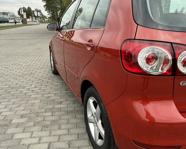 Красный Фольксваген Гольф Плюс, объемом двигателя 1.4 л и пробегом 161 тыс. км за 8700 $, фото 20 на Automoto.ua