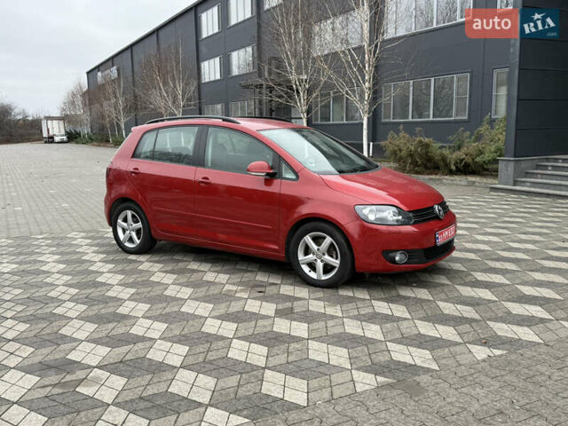 Красный Фольксваген Гольф Плюс, объемом двигателя 1.4 л и пробегом 161 тыс. км за 8700 $, фото 2 на Automoto.ua