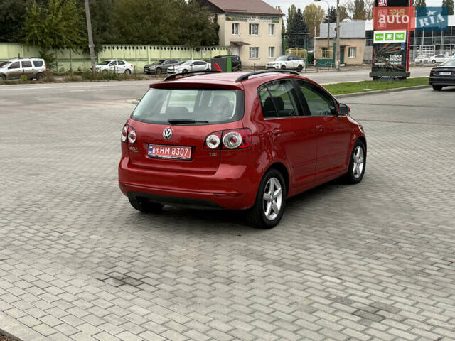 Красный Фольксваген Гольф Плюс, объемом двигателя 1.4 л и пробегом 161 тыс. км за 8900 $, фото 6 на Automoto.ua