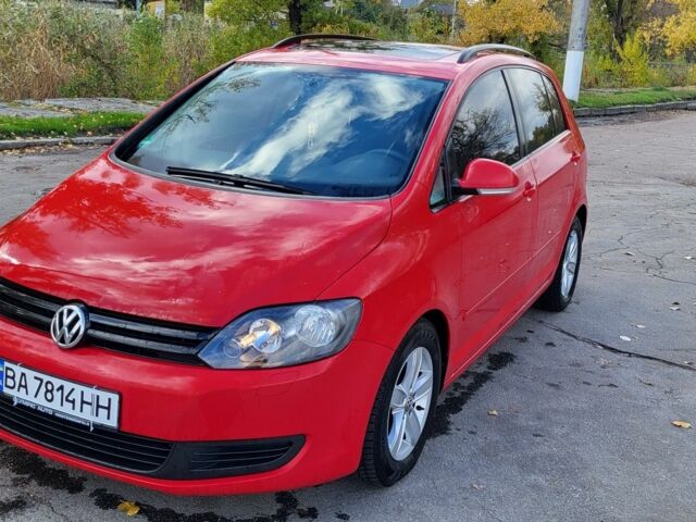 Фольксваген Golf Plus 2010 у Кропивницькому (Кіровограді) на Automoto.ua Червоний Фольксваген Golf Plus, об'ємом двигуна 1.6 л та пробігом 270 тис. км за 8400 $, фото 2 на Automoto.ua