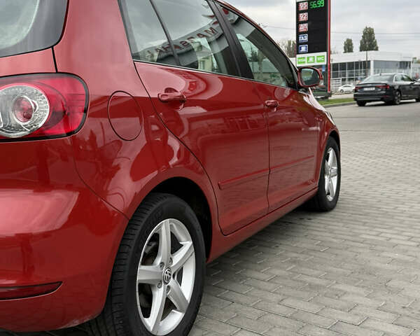 Красный Фольксваген Гольф Плюс, объемом двигателя 1.4 л и пробегом 161 тыс. км за 8900 $, фото 8 на Automoto.ua