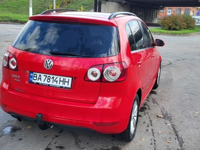 Фольксваген Golf Plus 2010 у Кропивницькому (Кіровограді) на Automoto.ua Червоний Фольксваген Golf Plus, об'ємом двигуна 1.6 л та пробігом 270 тис. км за 8400 $, фото 3 на Automoto.ua