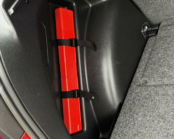 Красный Фольксваген Гольф Плюс, объемом двигателя 1.4 л и пробегом 161 тыс. км за 8700 $, фото 51 на Automoto.ua