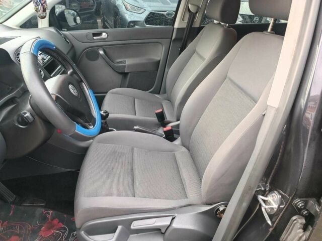 Красный Фольксваген Гольф Плюс, объемом двигателя 1.8 л и пробегом 298 тыс. км за 5780 $, фото 19 на Automoto.ua