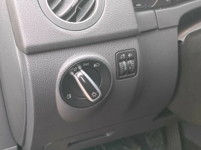 Красный Фольксваген Гольф Плюс, объемом двигателя 1.8 л и пробегом 298 тыс. км за 5780 $, фото 22 на Automoto.ua