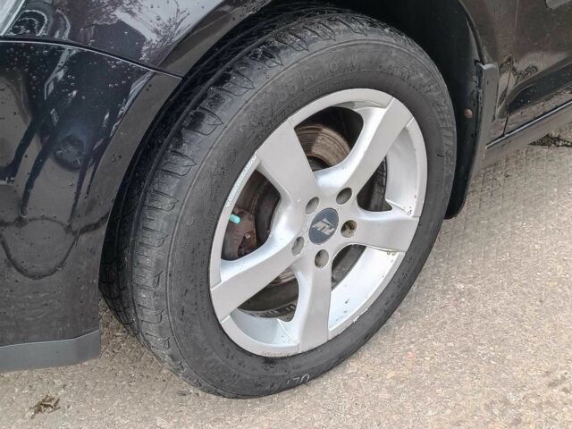 Красный Фольксваген Гольф Плюс, объемом двигателя 1.8 л и пробегом 298 тыс. км за 5780 $, фото 3 на Automoto.ua