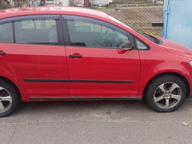 Червоний Фольксваген Golf Plus, об'ємом двигуна 1.6 л та пробігом 225 тис. км за 5500 $, фото 13 на Automoto.ua