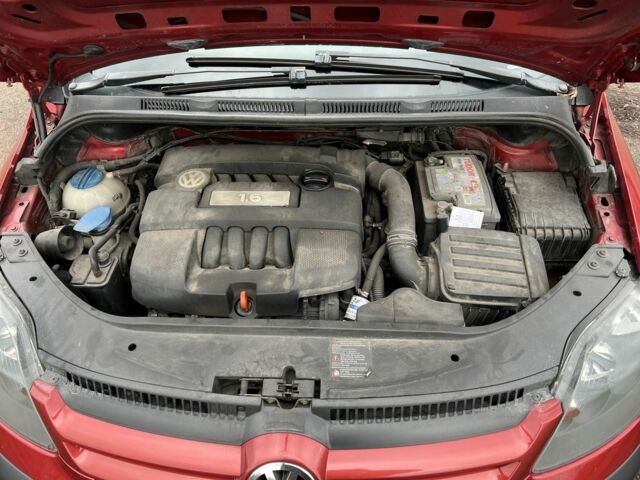 Красный Фольксваген Гольф Плюс, объемом двигателя 1.6 л и пробегом 247 тыс. км за 6500 $, фото 22 на Automoto.ua