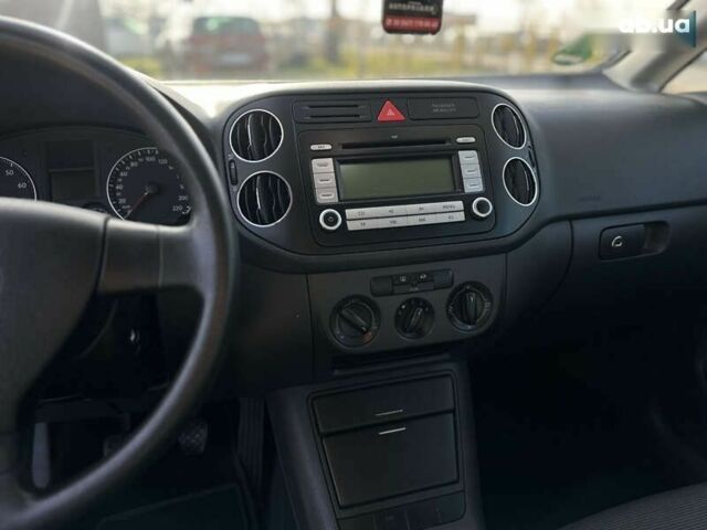 Фольксваген Гольф Плюс, объемом двигателя 1.4 л и пробегом 208 тыс. км за 5500 $, фото 25 на Automoto.ua