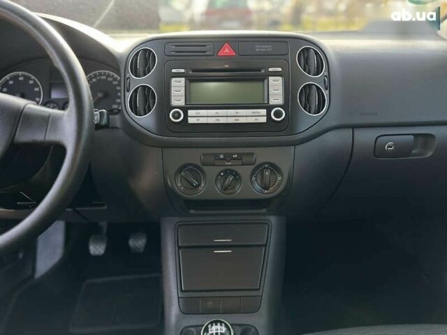 Фольксваген Гольф Плюс, объемом двигателя 1.4 л и пробегом 208 тыс. км за 5500 $, фото 27 на Automoto.ua