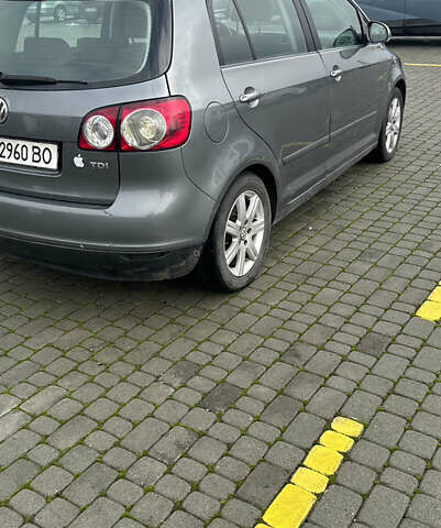 Фольксваген Гольф Плюс, объемом двигателя 1.9 л и пробегом 242 тыс. км за 6100 $, фото 2 на Automoto.ua