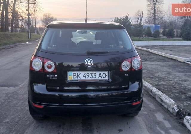 Фольксваген Гольф Плюс, объемом двигателя 1.6 л и пробегом 247 тыс. км за 6300 $, фото 4 на Automoto.ua