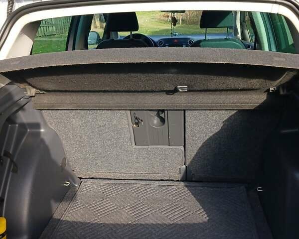 Фольксваген Гольф Плюс, объемом двигателя 1.6 л и пробегом 117 тыс. км за 9500 $, фото 4 на Automoto.ua