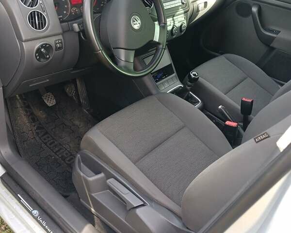 Фольксваген Гольф Плюс, объемом двигателя 1.6 л и пробегом 117 тыс. км за 9500 $, фото 2 на Automoto.ua