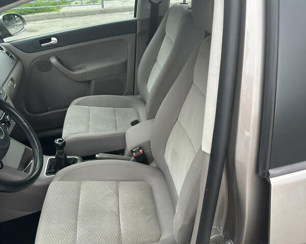 Фольксваген Гольф Плюс, объемом двигателя 1.4 л и пробегом 215 тыс. км за 7700 $, фото 12 на Automoto.ua