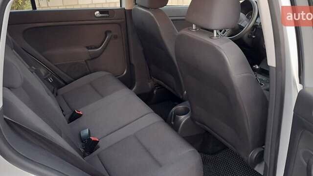 Фольксваген Golf Plus, об'ємом двигуна 1.6 л та пробігом 236 тис. км за 7800 $, фото 4 на Automoto.ua