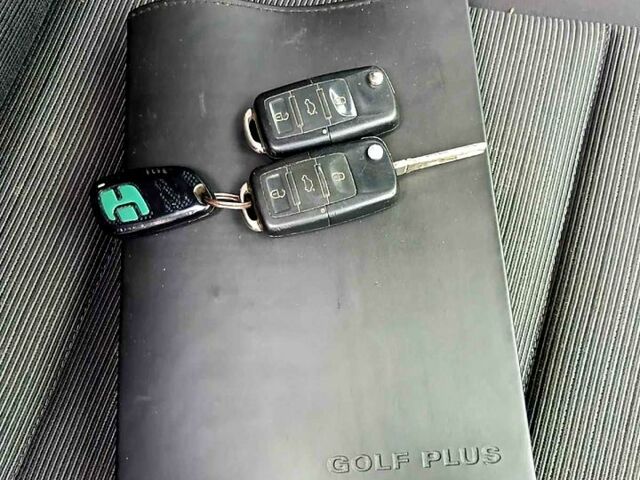 Фольксваген Гольф Плюс, объемом двигателя 1.6 л и пробегом 268 тыс. км за 5400 $, фото 13 на Automoto.ua