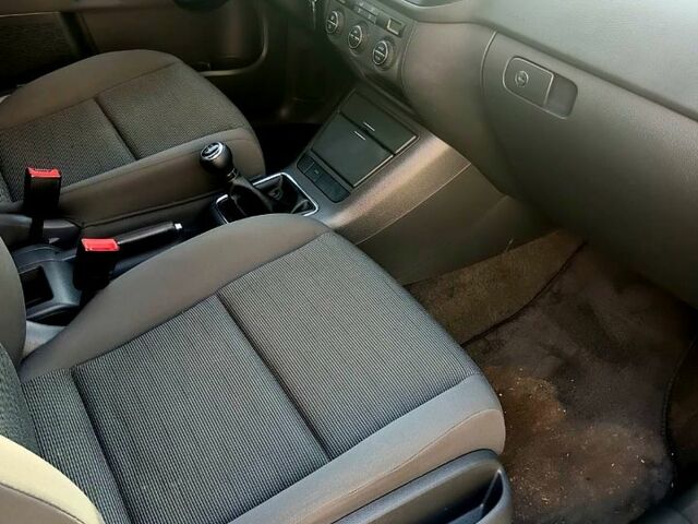 Фольксваген Гольф Плюс, объемом двигателя 1.6 л и пробегом 268 тыс. км за 5400 $, фото 6 на Automoto.ua