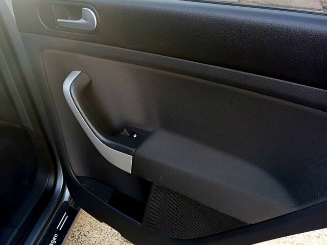 Фольксваген Гольф Плюс, объемом двигателя 1.6 л и пробегом 268 тыс. км за 5400 $, фото 11 на Automoto.ua