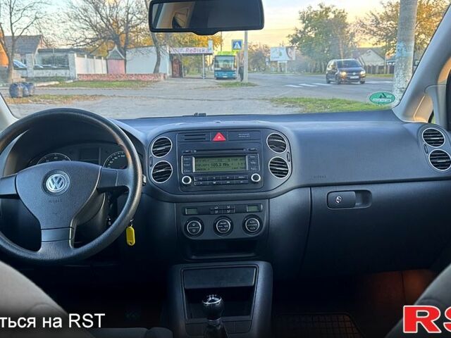 Фольксваген Гольф Плюс, объемом двигателя 1.6 л и пробегом 180 тыс. км за 6200 $, фото 10 на Automoto.ua