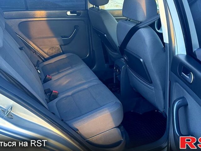 Фольксваген Гольф Плюс, объемом двигателя 1.6 л и пробегом 180 тыс. км за 6200 $, фото 9 на Automoto.ua