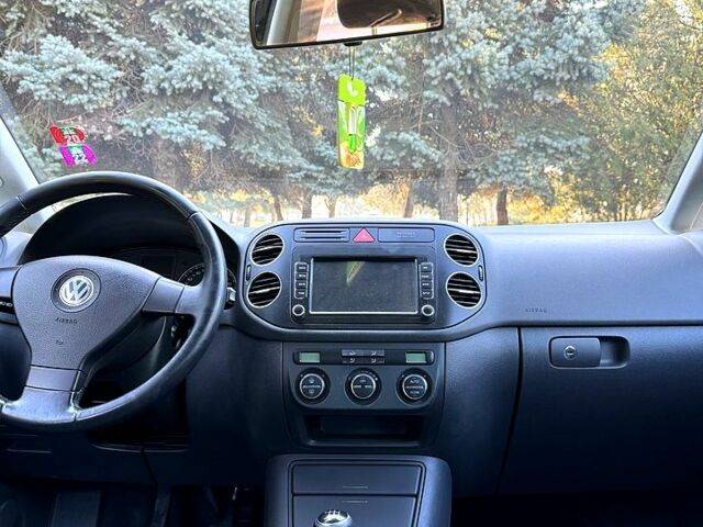 Фольксваген Гольф Плюс, объемом двигателя 1.6 л и пробегом 226 тыс. км за 5700 $, фото 7 на Automoto.ua