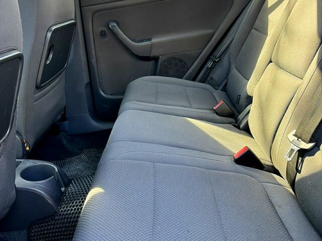 Фольксваген Гольф Плюс, объемом двигателя 1.6 л и пробегом 245 тыс. км за 5600 $, фото 7 на Automoto.ua