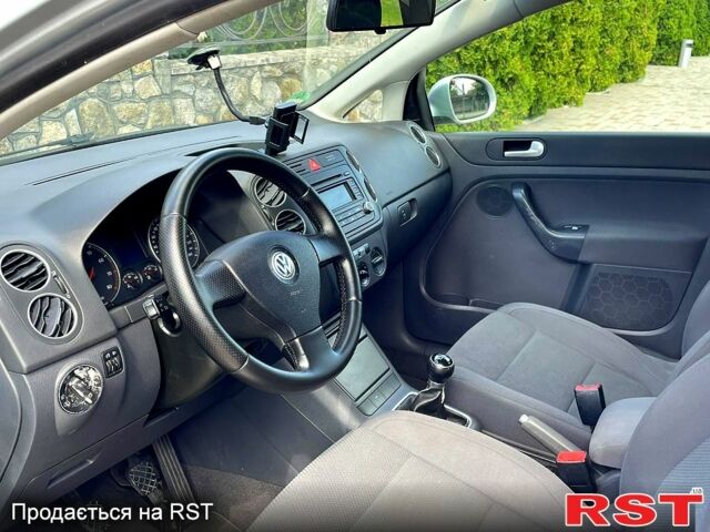 Фольксваген Golf Plus, об'ємом двигуна 1.6 л та пробігом 202 тис. км за 5900 $, фото 5 на Automoto.ua