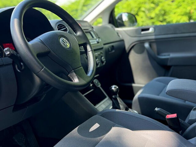 Фольксваген Гольф Плюс, объемом двигателя 1.6 л и пробегом 172 тыс. км за 6000 $, фото 5 на Automoto.ua