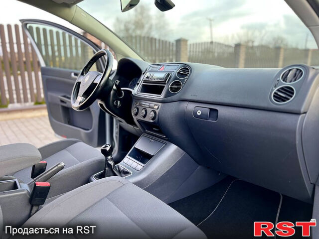 Фольксваген Гольф Плюс, объемом двигателя 1.6 л и пробегом 176 тыс. км за 6000 $, фото 5 на Automoto.ua