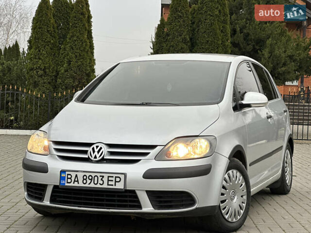Сірий Фольксваген Golf Plus, об'ємом двигуна 1.4 л та пробігом 201 тис. км за 5100 $, фото 1 на Automoto.ua