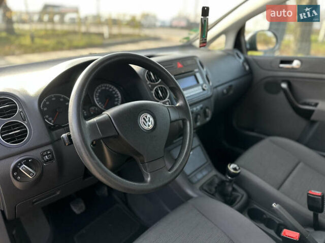 Серый Фольксваген Гольф Плюс, объемом двигателя 1.4 л и пробегом 208 тыс. км за 5500 $, фото 20 на Automoto.ua
