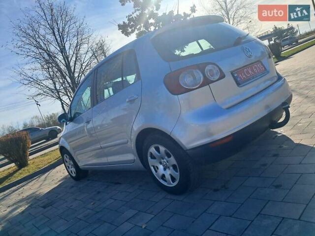 Серый Фольксваген Гольф Плюс, объемом двигателя 1.6 л и пробегом 131 тыс. км за 6599 $, фото 2 на Automoto.ua