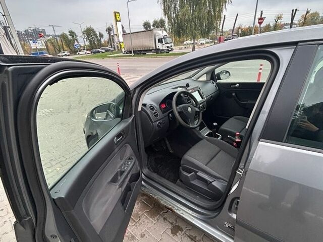 Сірий Фольксваген Golf Plus, об'ємом двигуна 1.6 л та пробігом 256 тис. км за 4000 $, фото 9 на Automoto.ua