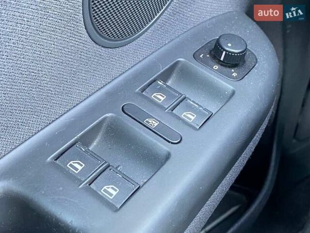 Серый Фольксваген Гольф Плюс, объемом двигателя 1.6 л и пробегом 206 тыс. км за 5990 $, фото 19 на Automoto.ua