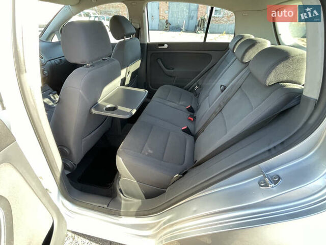 Серый Фольксваген Гольф Плюс, объемом двигателя 1.6 л и пробегом 218 тыс. км за 6300 $, фото 31 на Automoto.ua