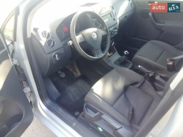 Серый Фольксваген Гольф Плюс, объемом двигателя 1.4 л и пробегом 220 тыс. км за 5500 $, фото 9 на Automoto.ua