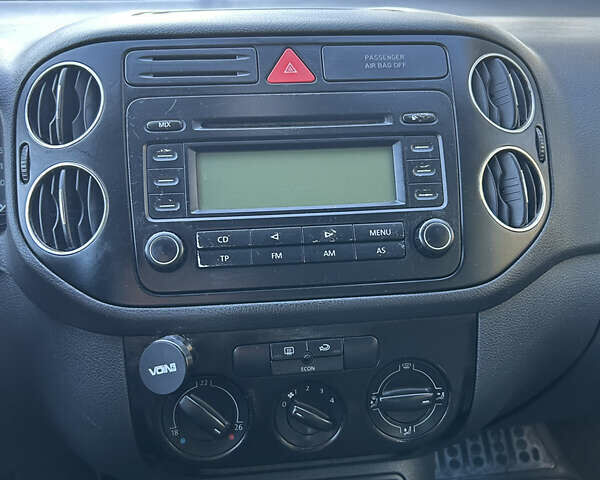 Серый Фольксваген Гольф Плюс, объемом двигателя 1.39 л и пробегом 238 тыс. км за 6000 $, фото 4 на Automoto.ua