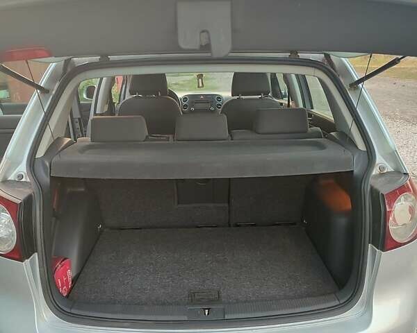 Сірий Фольксваген Golf Plus, об'ємом двигуна 1.39 л та пробігом 206 тис. км за 6200 $, фото 4 на Automoto.ua