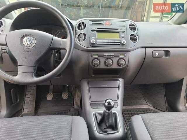 Сірий Фольксваген Golf Plus, об'ємом двигуна 1.6 л та пробігом 182 тис. км за 6200 $, фото 15 на Automoto.ua