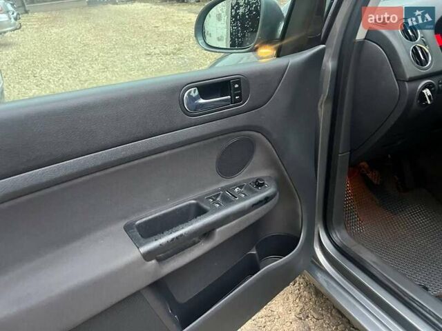 Сірий Фольксваген Golf Plus, об'ємом двигуна 1.6 л та пробігом 224 тис. км за 4400 $, фото 13 на Automoto.ua