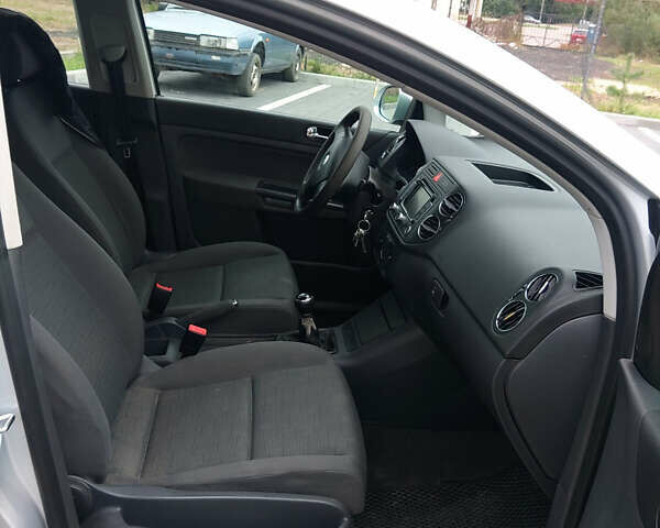 Сірий Фольксваген Golf Plus, об'ємом двигуна 1.6 л та пробігом 225 тис. км за 5750 $, фото 3 на Automoto.ua